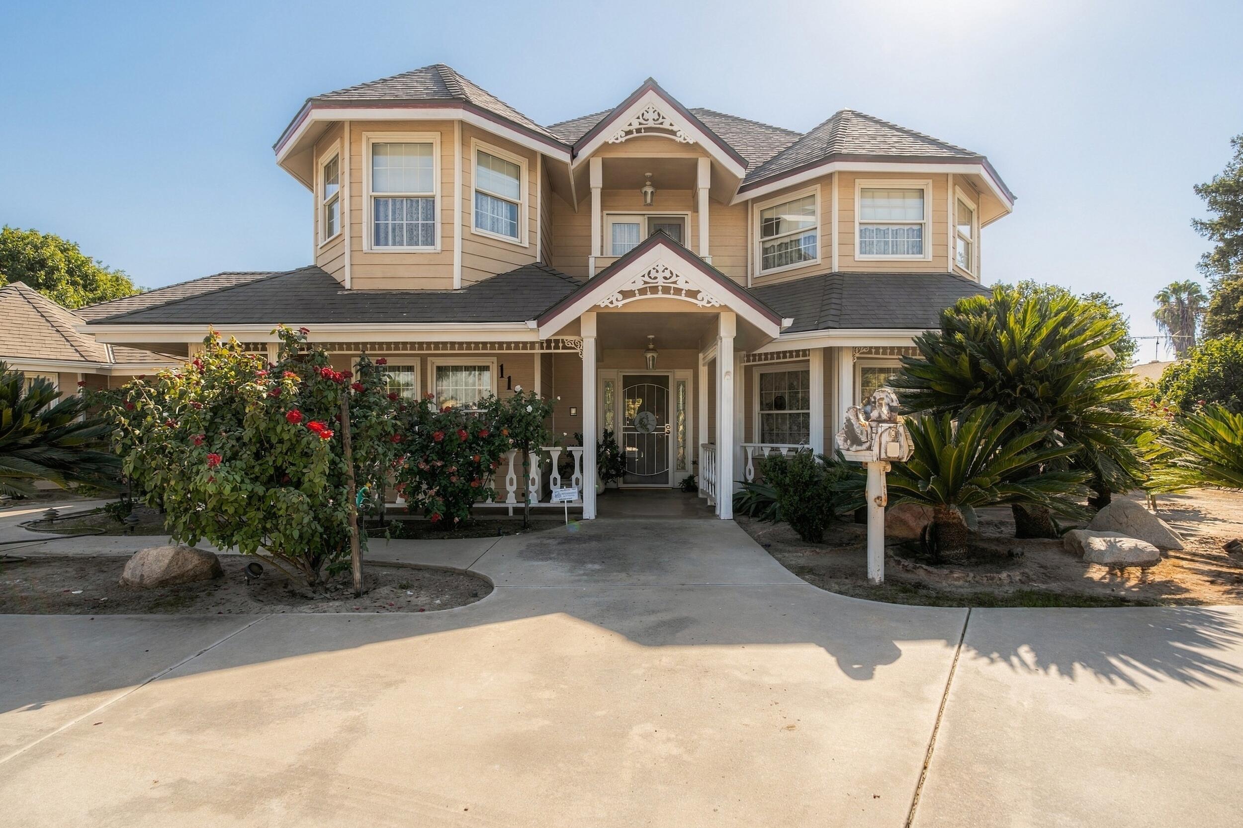 1127 W Gail Ave, Tulare, CA 93274