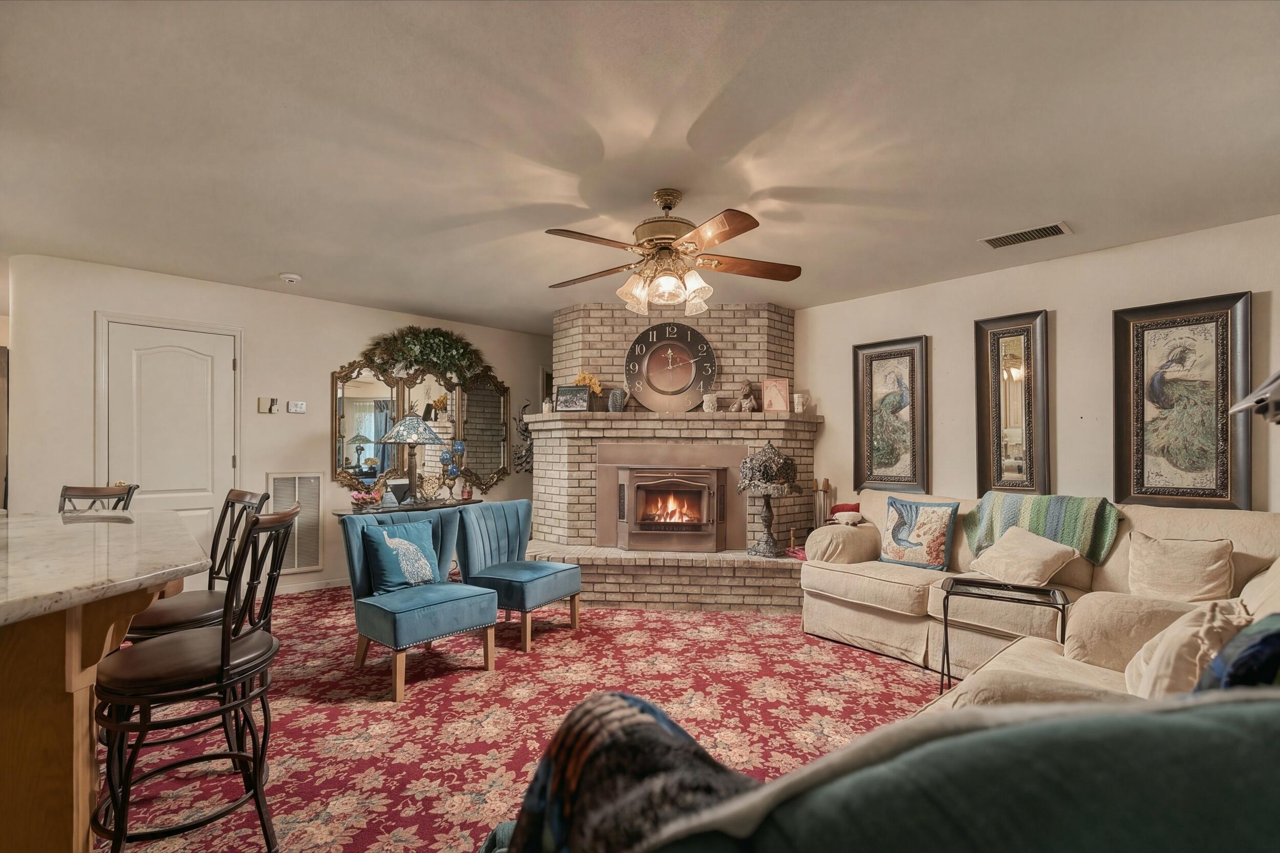 1127 W Gail Ave, Tulare, CA 93274