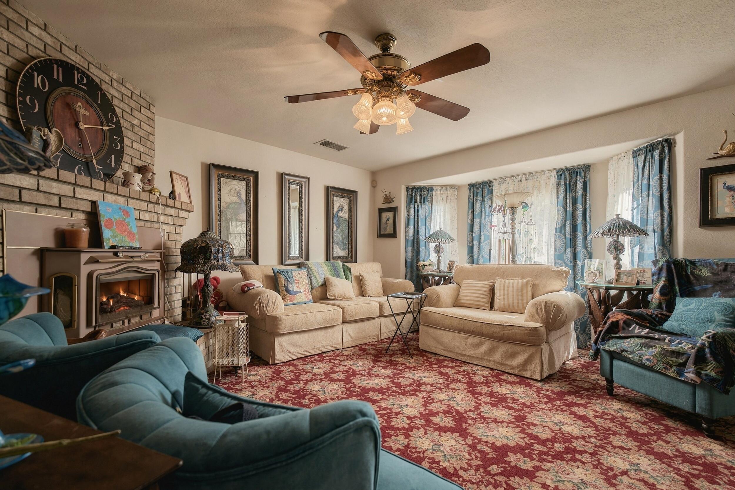 1127 W Gail Ave, Tulare, CA 93274