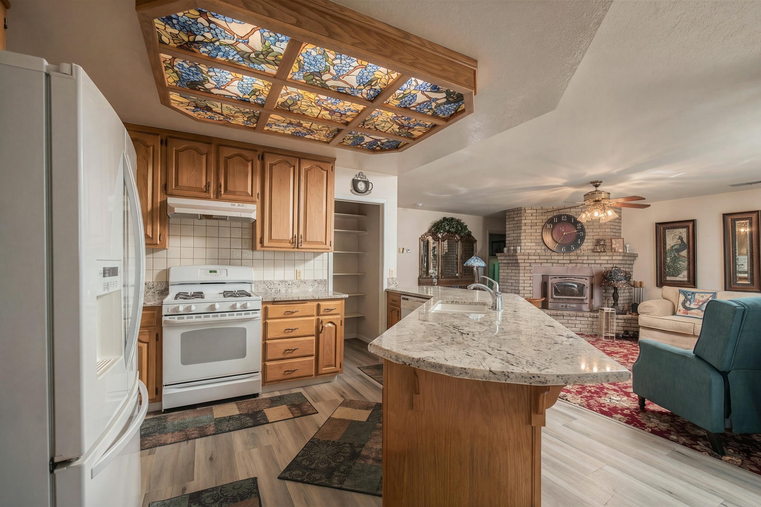 1127 W Gail Ave, Tulare, CA 93274