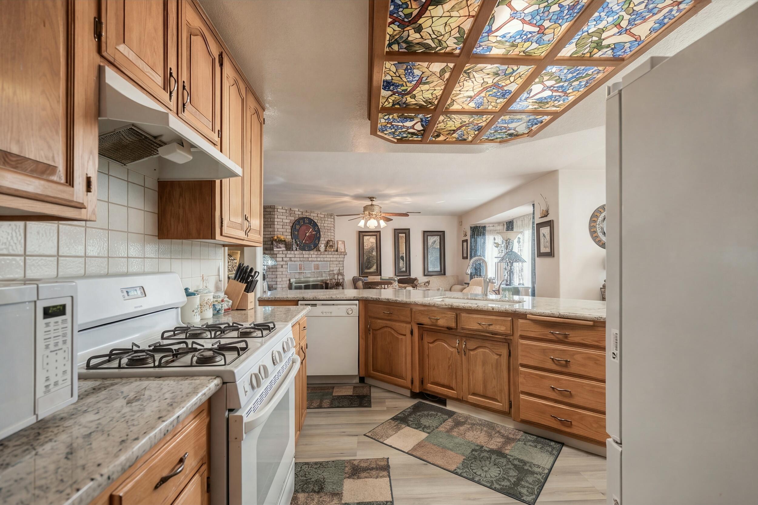 1127 W Gail Ave, Tulare, CA 93274
