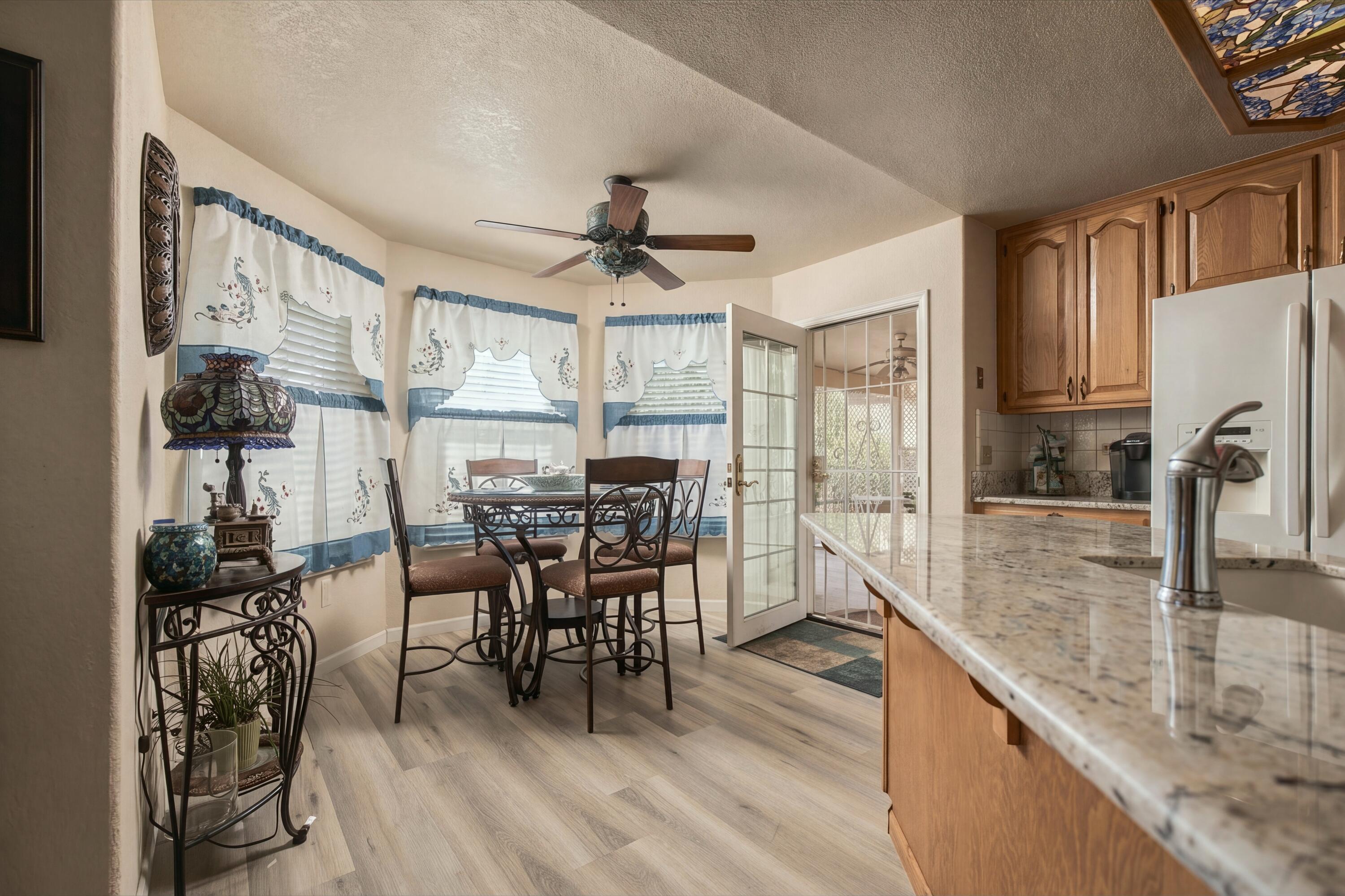 1127 W Gail Ave, Tulare, CA 93274