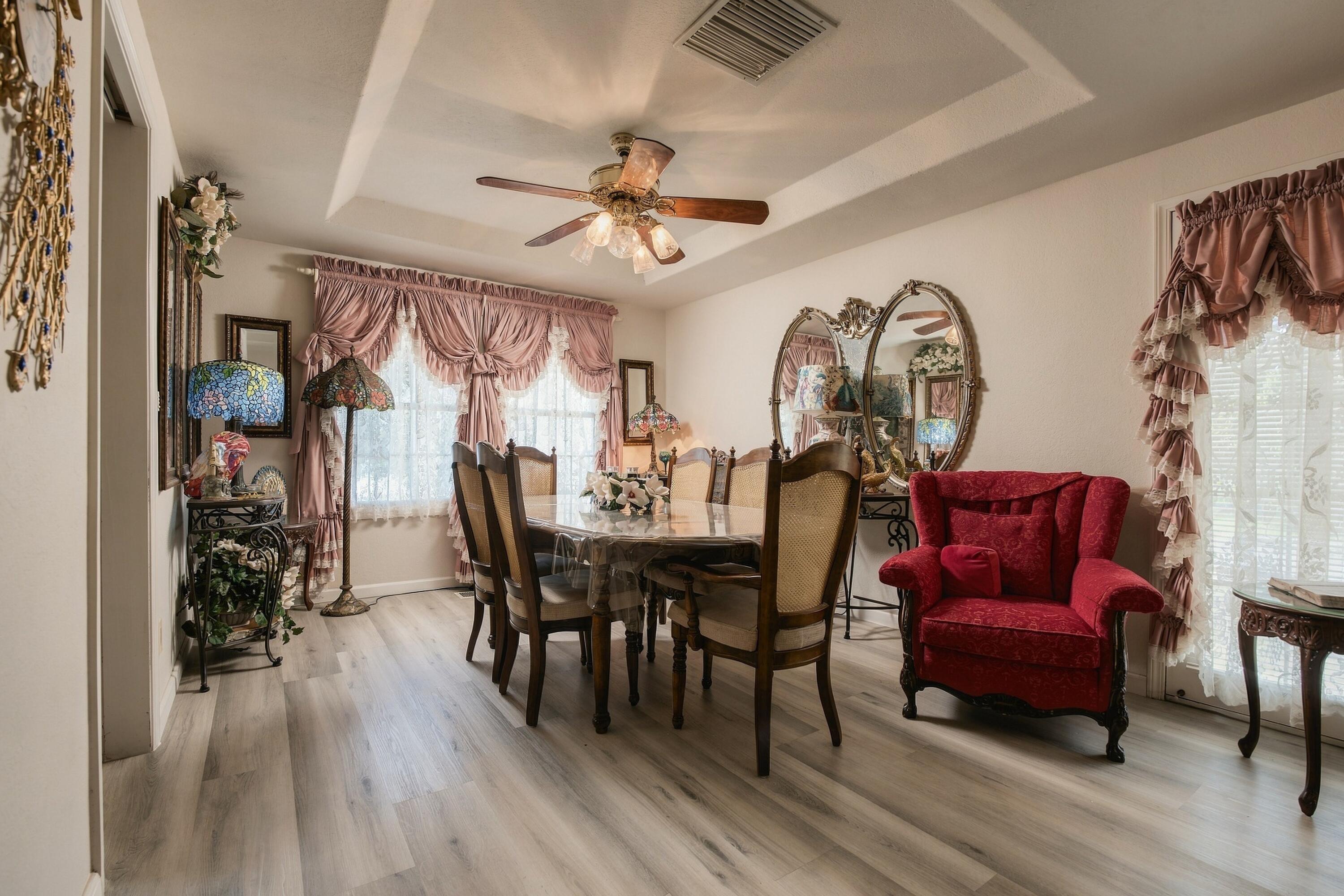 1127 W Gail Ave, Tulare, CA 93274
