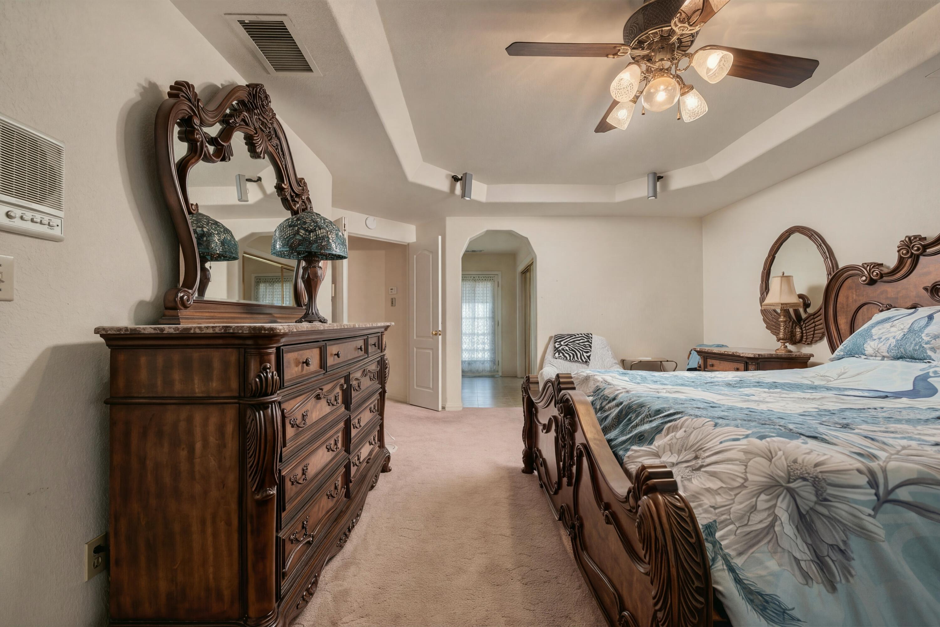 1127 W Gail Ave, Tulare, CA 93274