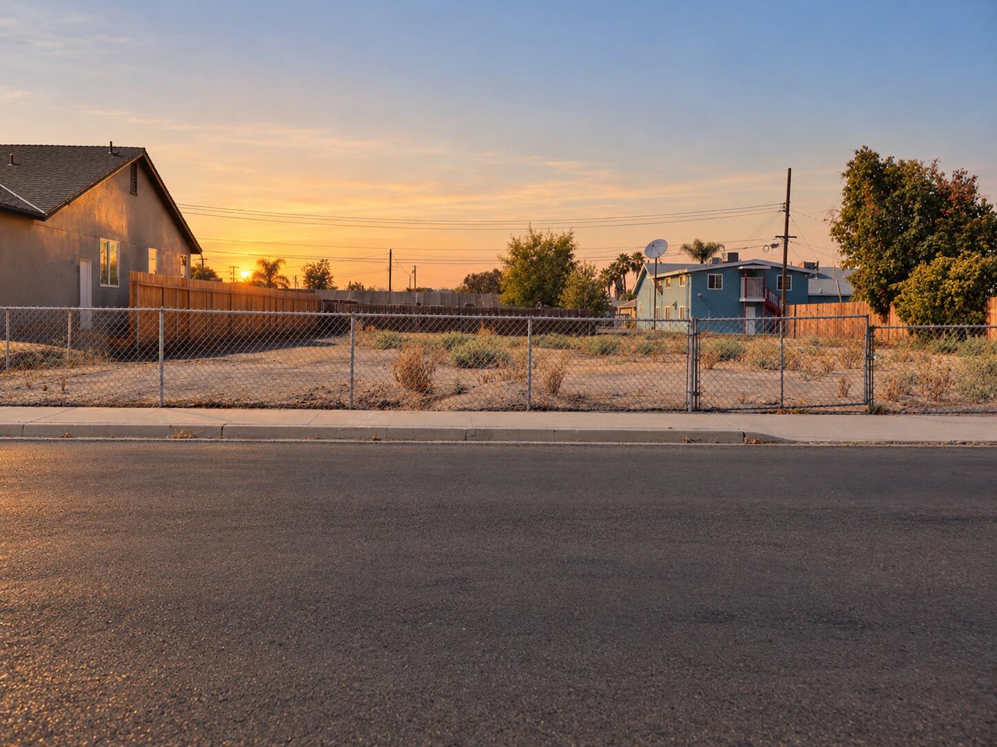1439 N Conyer St, Visalia, CA 93291