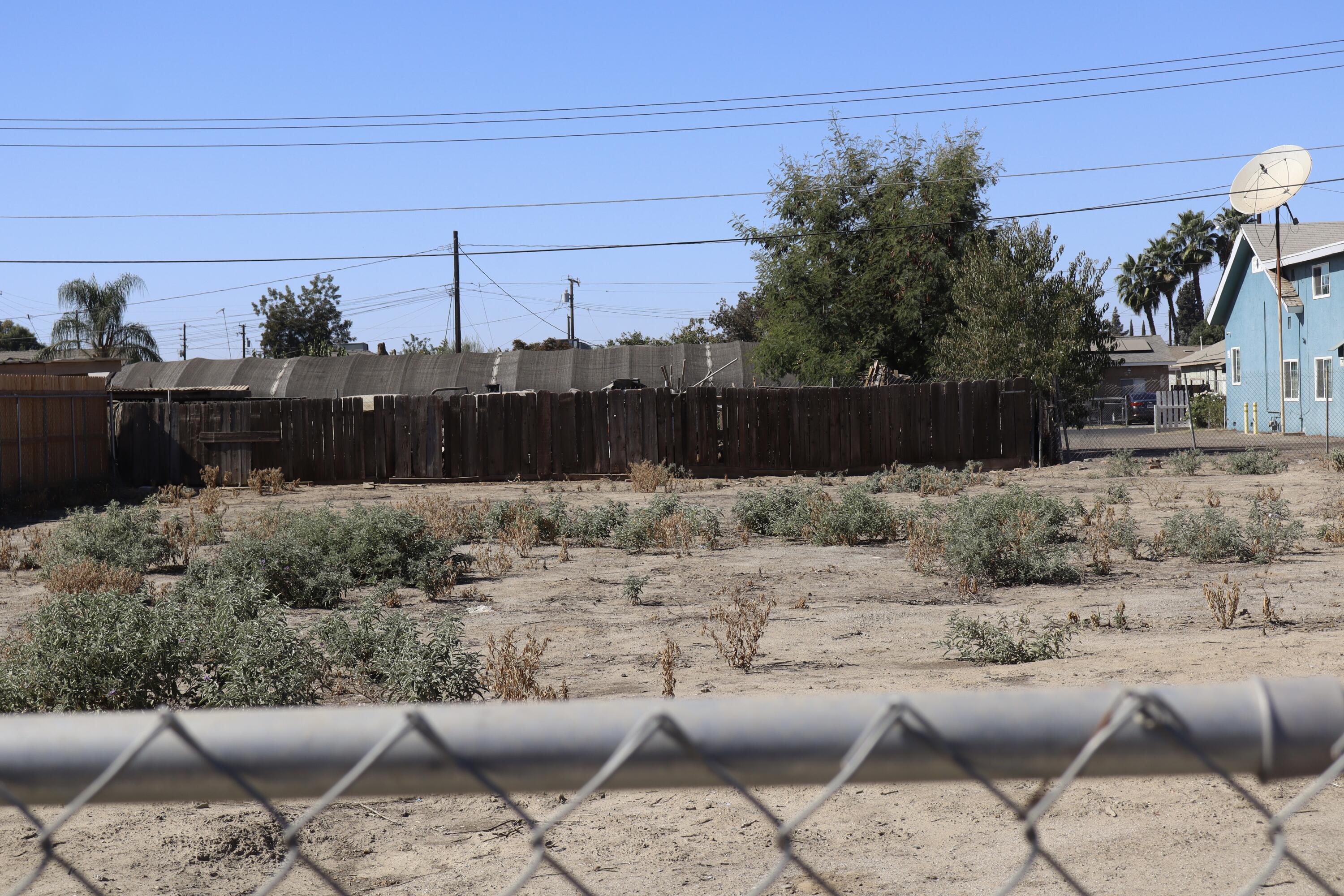 1439 N Conyer St, Visalia, CA 93291