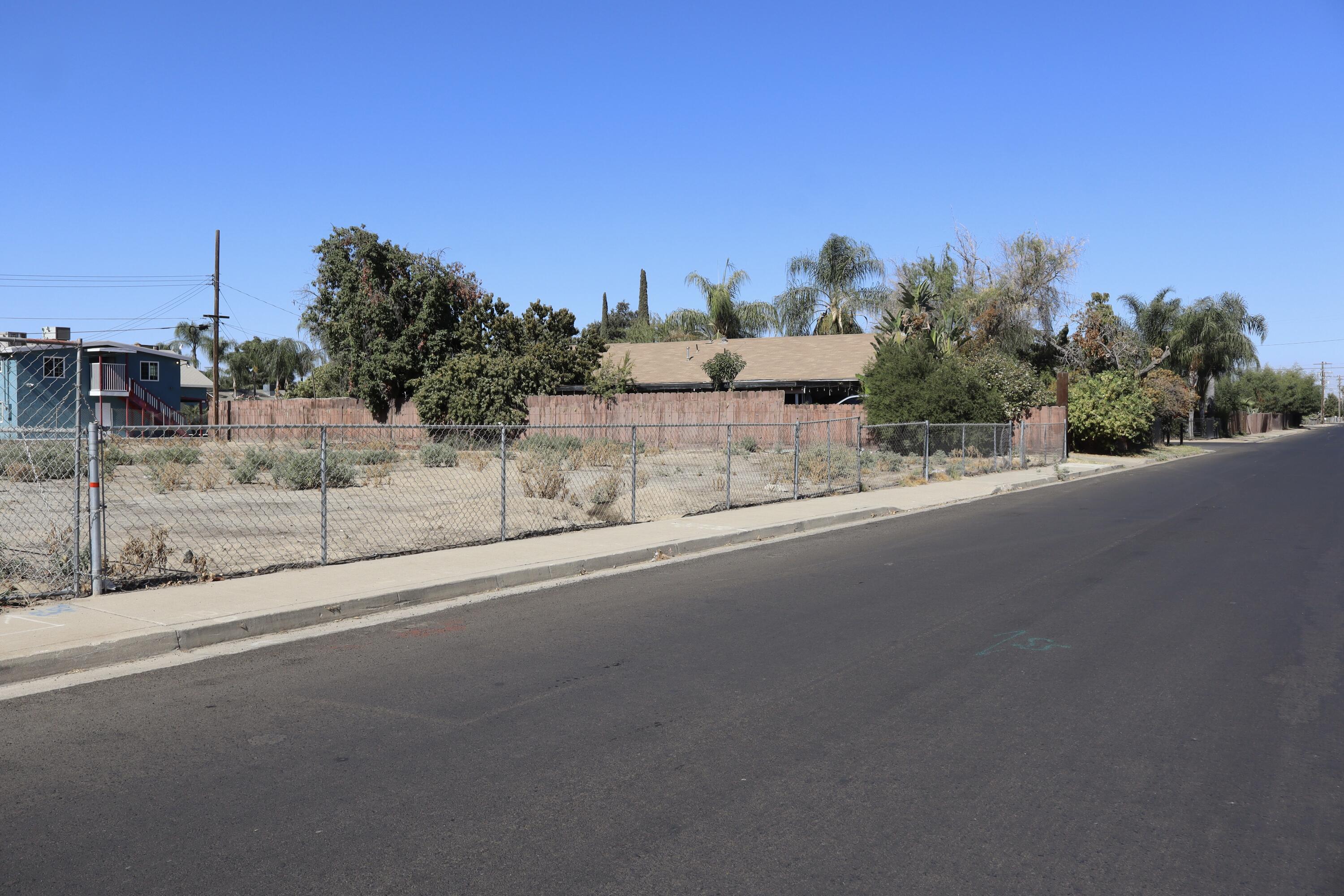 1439 N Conyer St, Visalia, CA 93291