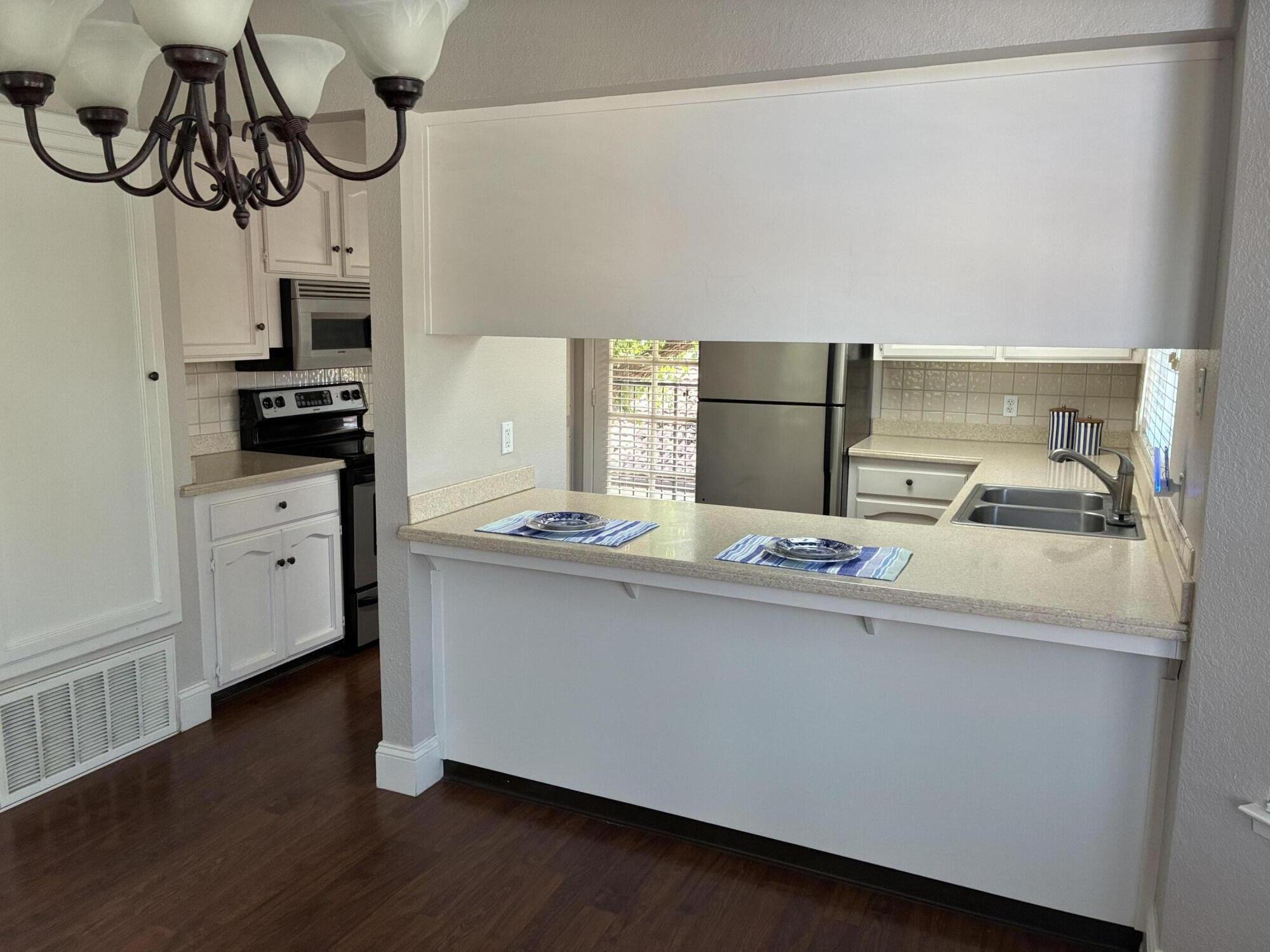 8147 N Cedar Ave #201, Fresno, CA 93720