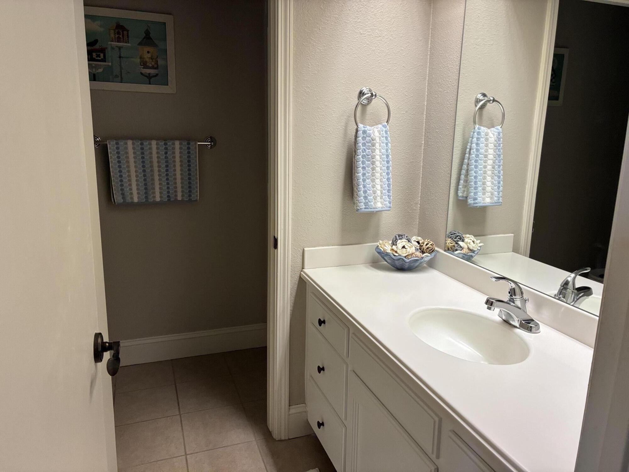 8147 N Cedar Ave #201, Fresno, CA 93720