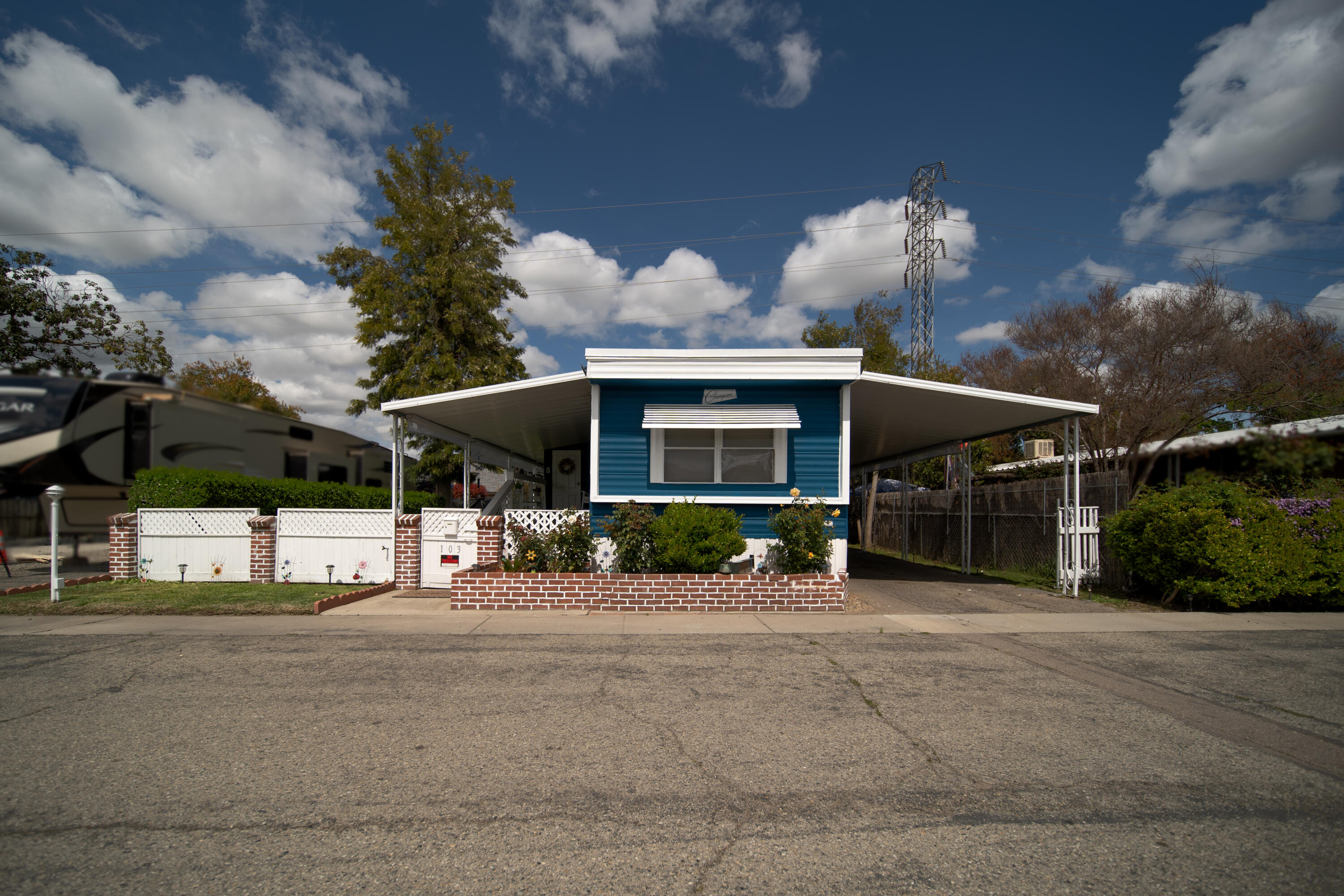 7676 N Fresno St #103, Fresno, CA 93720