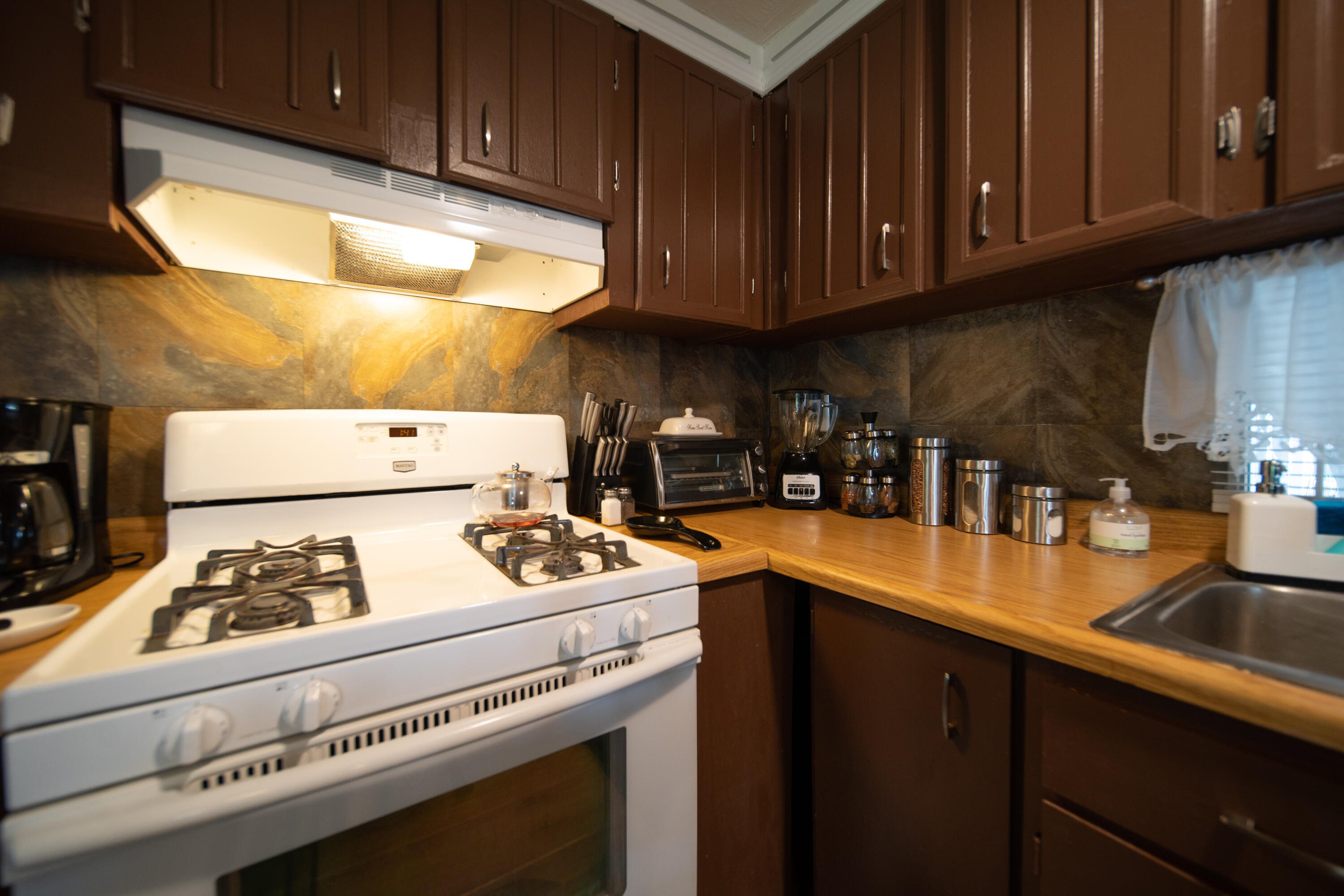 7676 N Fresno St #103, Fresno, CA 93720