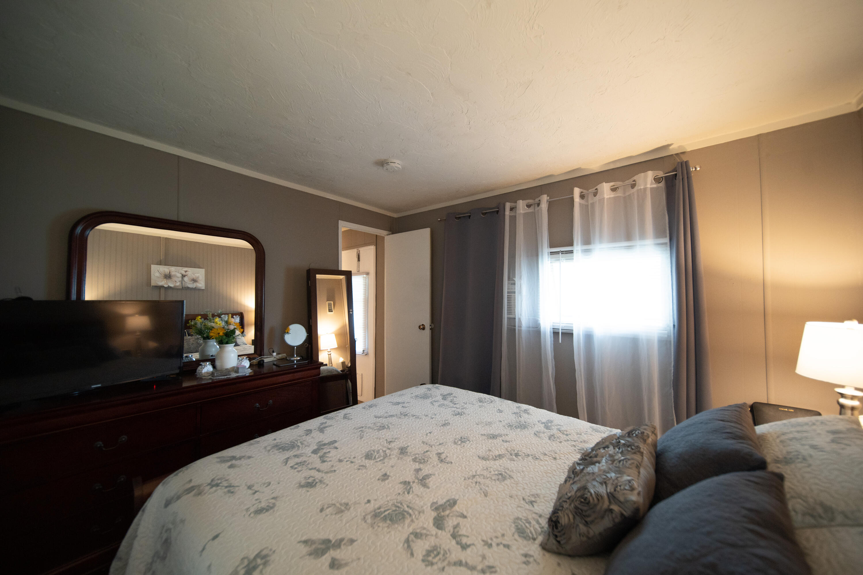 7676 N Fresno St #103, Fresno, CA 93720
