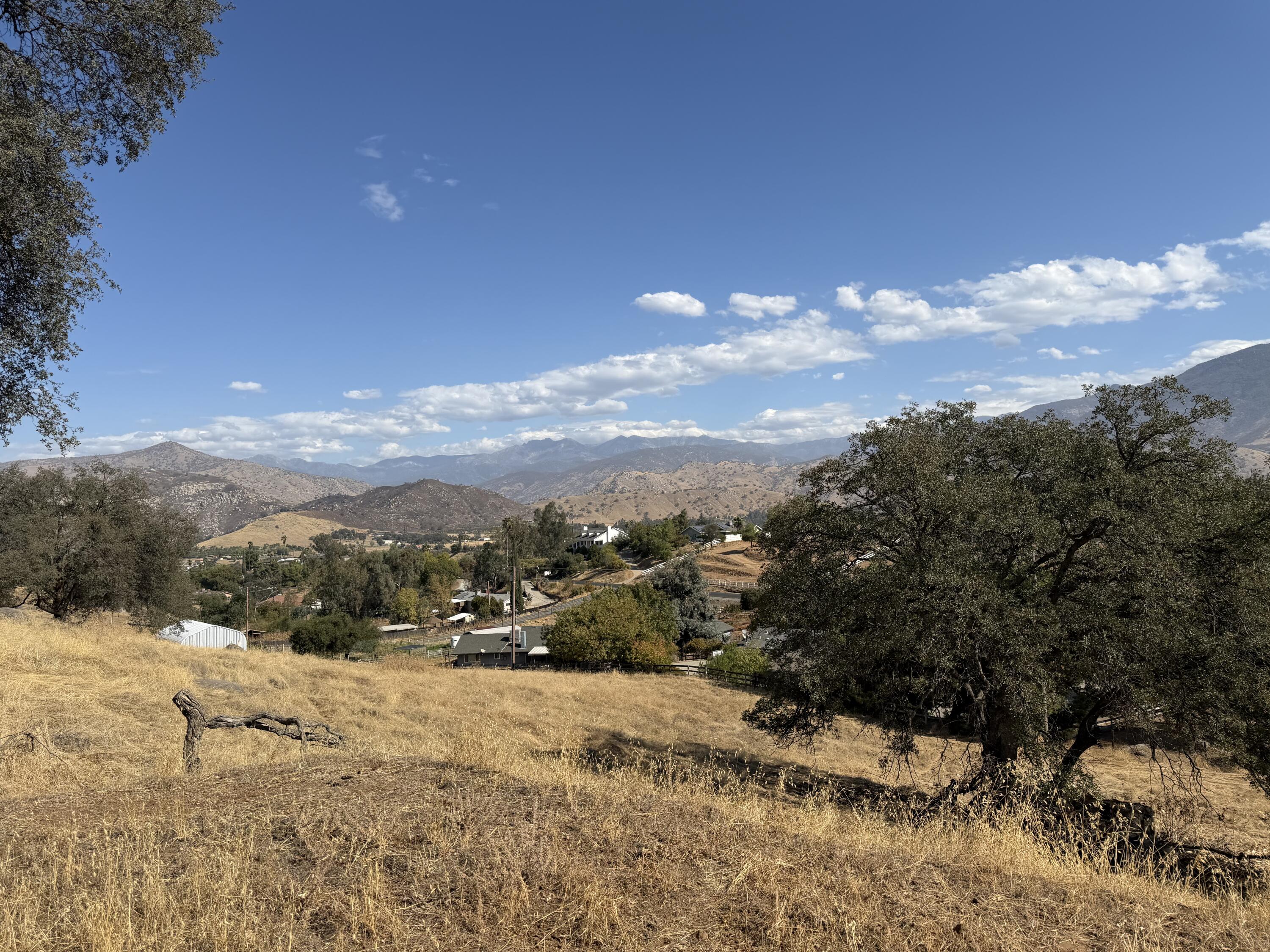 16326 Wrangler Dr, Springville, CA 93265