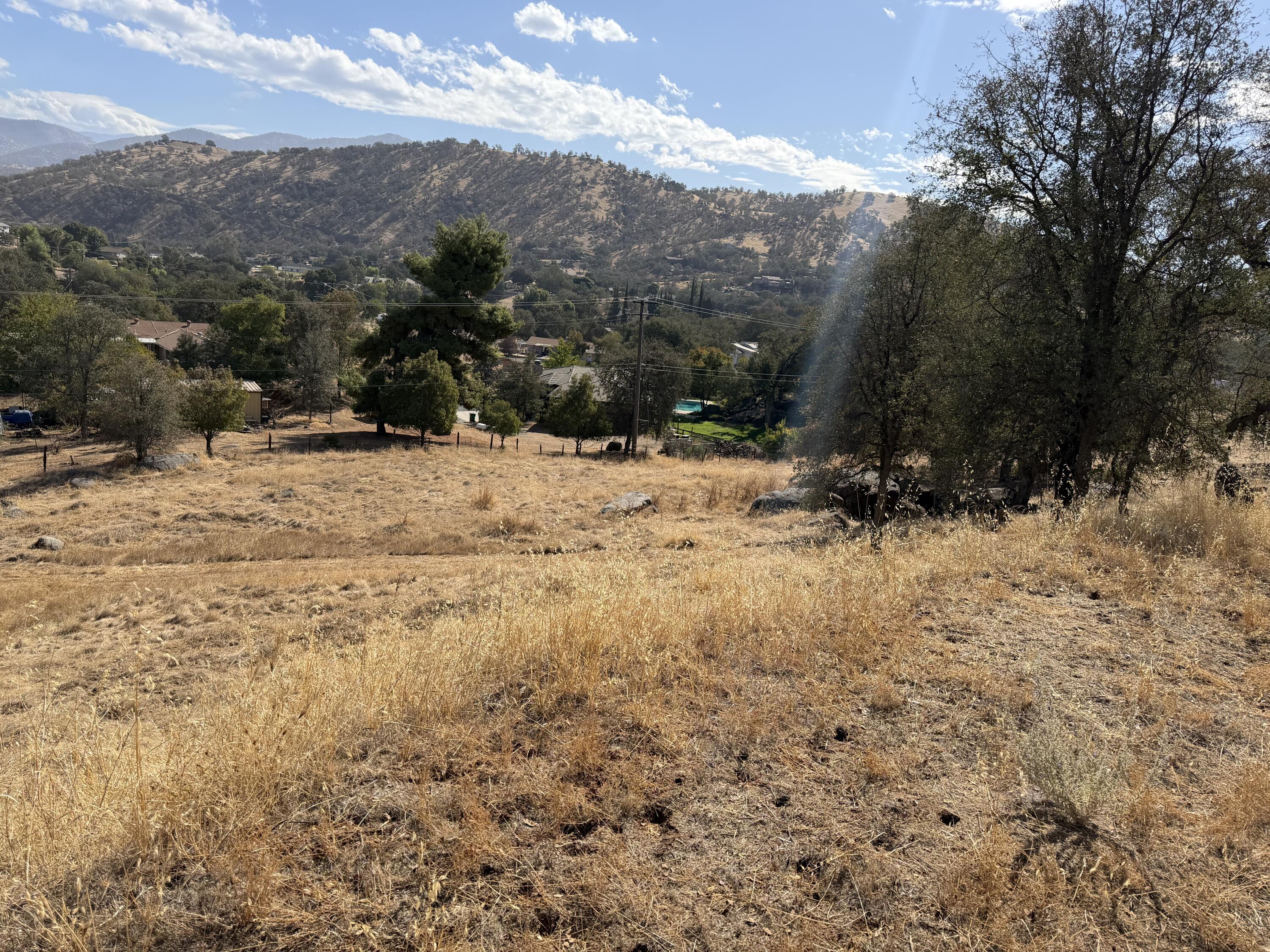 16326 Wrangler Dr, Springville, CA 93265