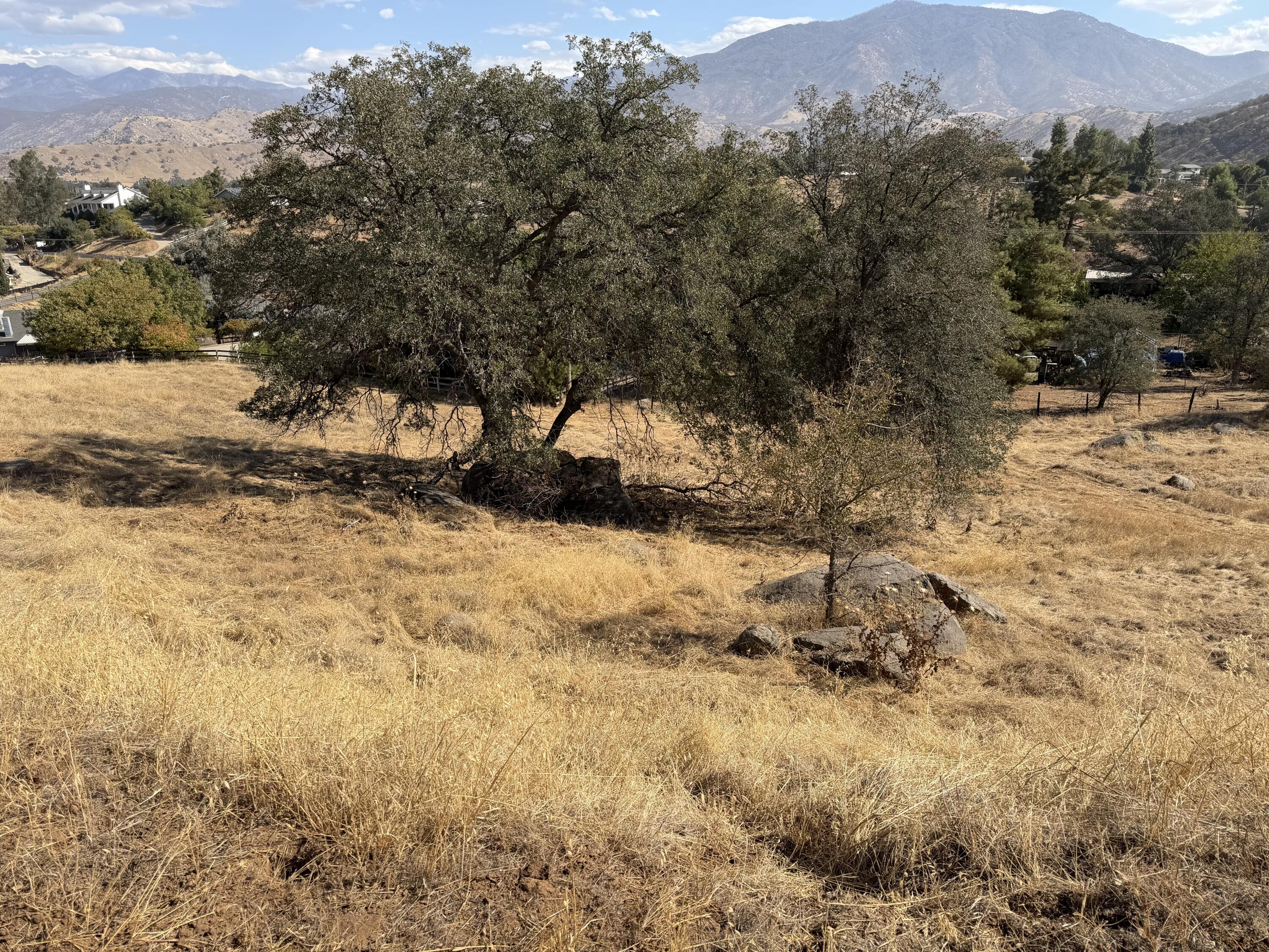 16326 Wrangler Dr, Springville, CA 93265