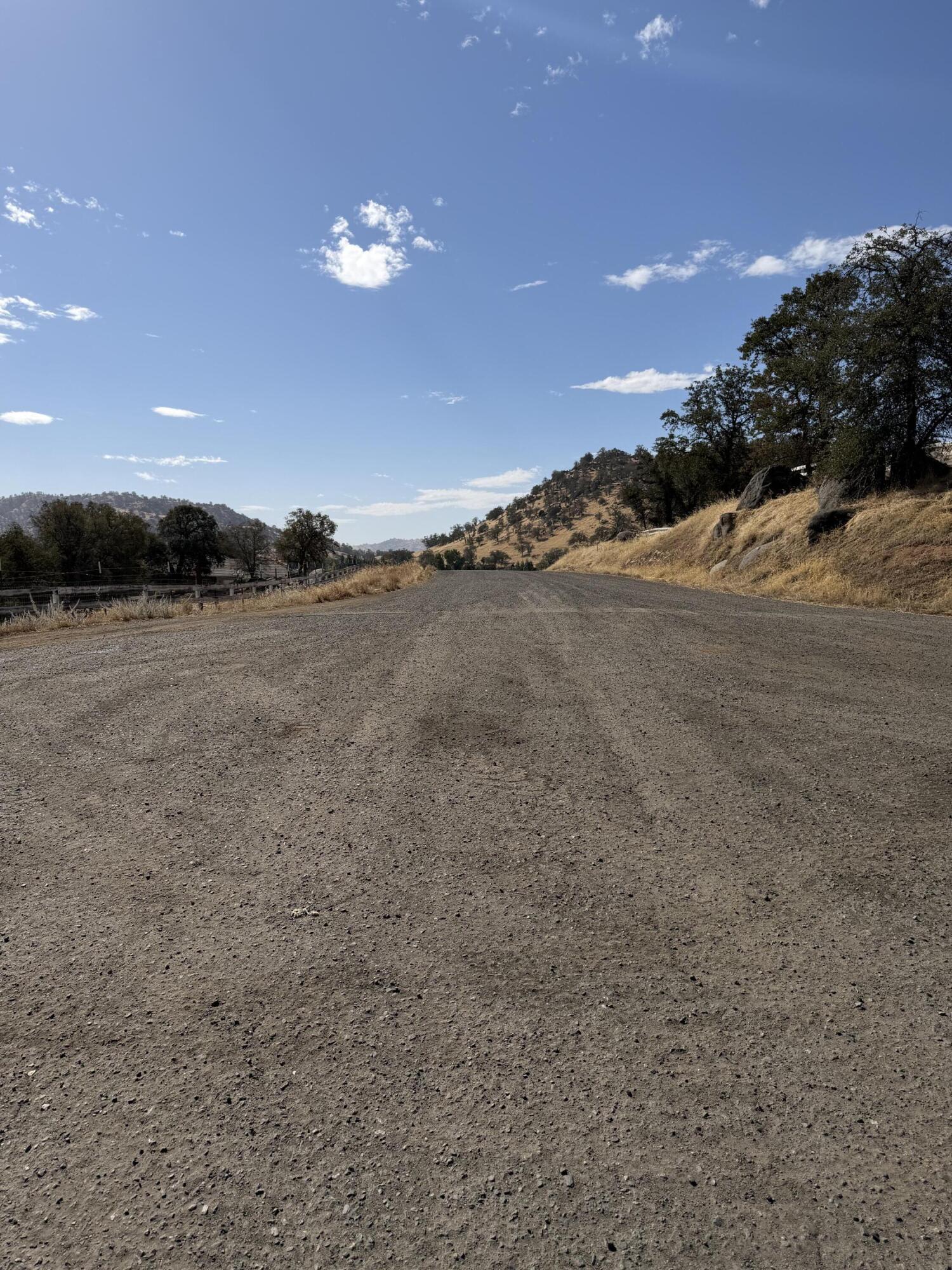 16326 Wrangler Dr, Springville, CA 93265